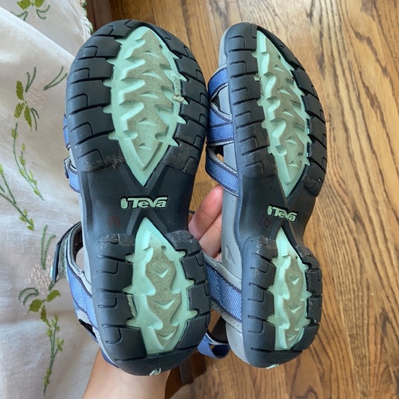 SOLD 🔴 Teva sandals - Picture 3 of 4